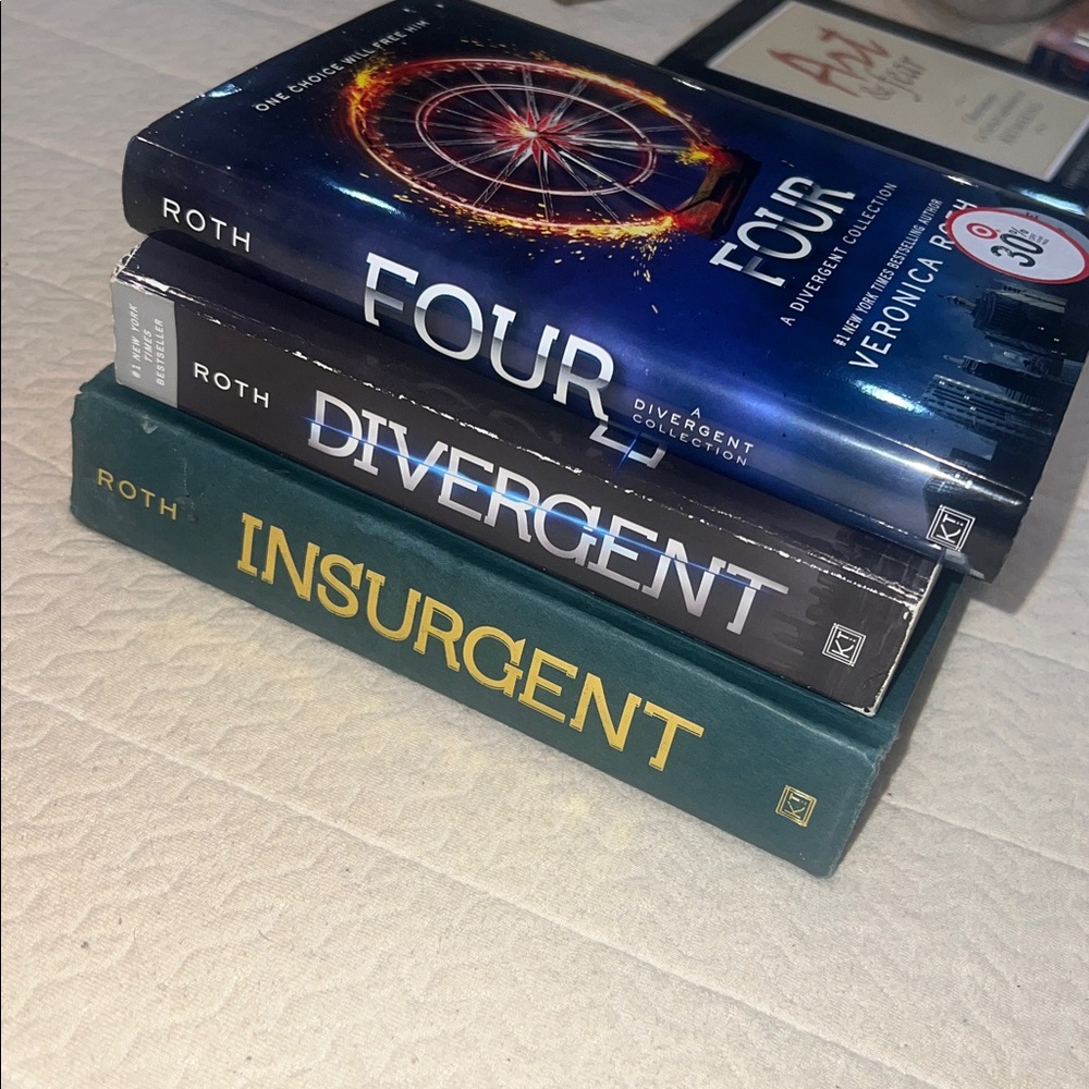 Divergent , Insurgent And Four Book Set By Veronica Roth